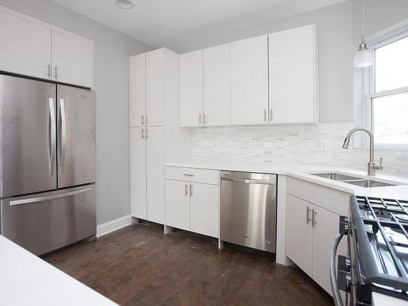 3rd image of 3224 W Warner Ave #2