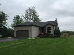 142 Enders Dr, Cherry Valley, IL 61016