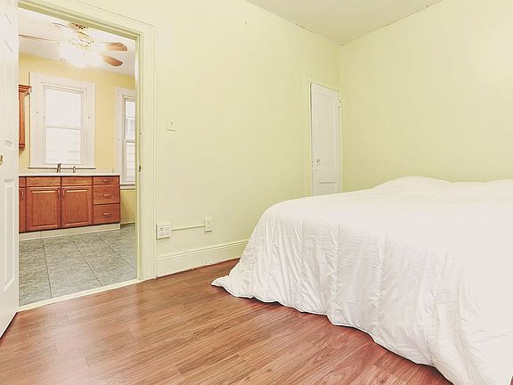 Great size bedroom 