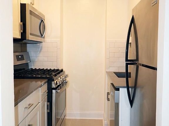 5th image of 30 Park Ave APT 5W