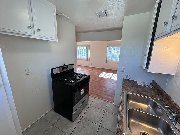 3rd image of 1543 1/2 W 103rd St