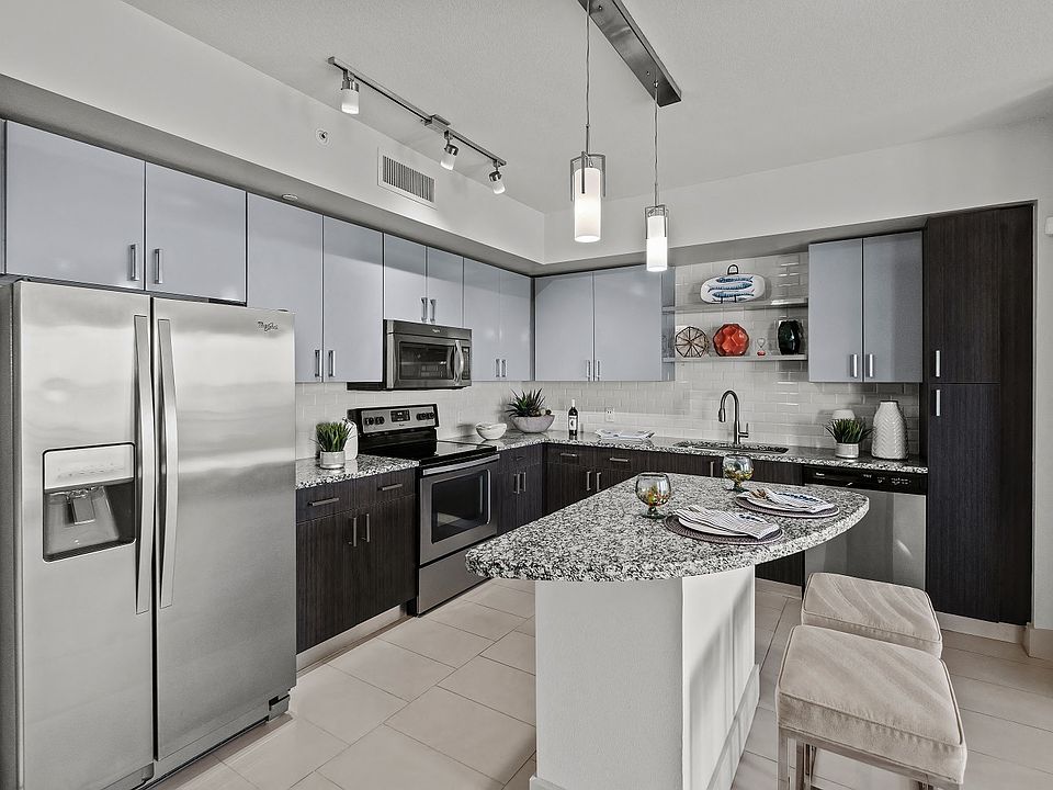 1st image of 8000 West Dr APT 204