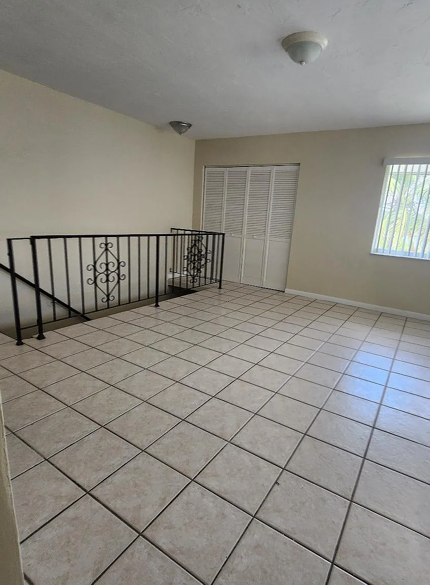 3 bed, 2761 sqft, $3,000 — Photo 4
