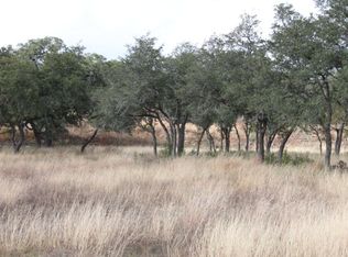 372 River Oaks Dr, Blanco, TX 78606