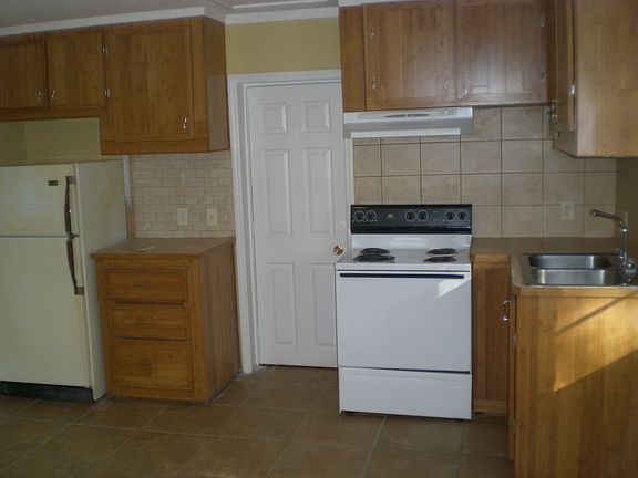 3rd image of 4709 W Knights Ave #B