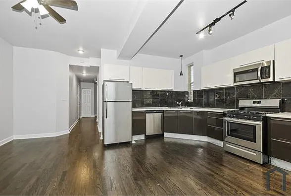 3 bed, $1,526 — Photo 1