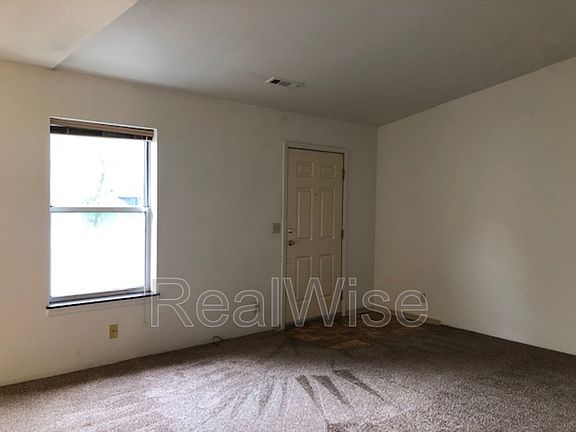 5th image of 475 Scenic Dr