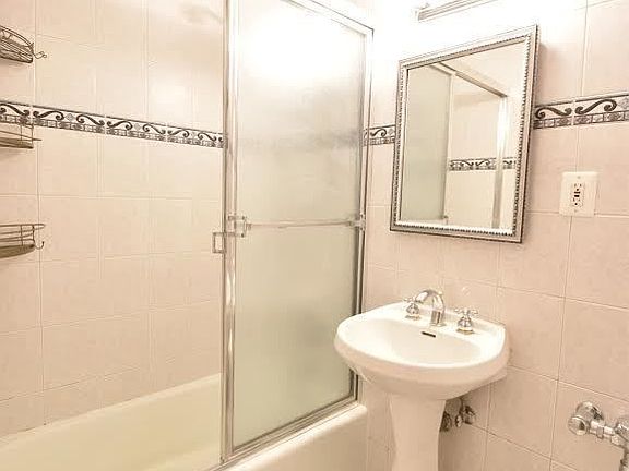 5th image of 11A W 94th St APT 3a