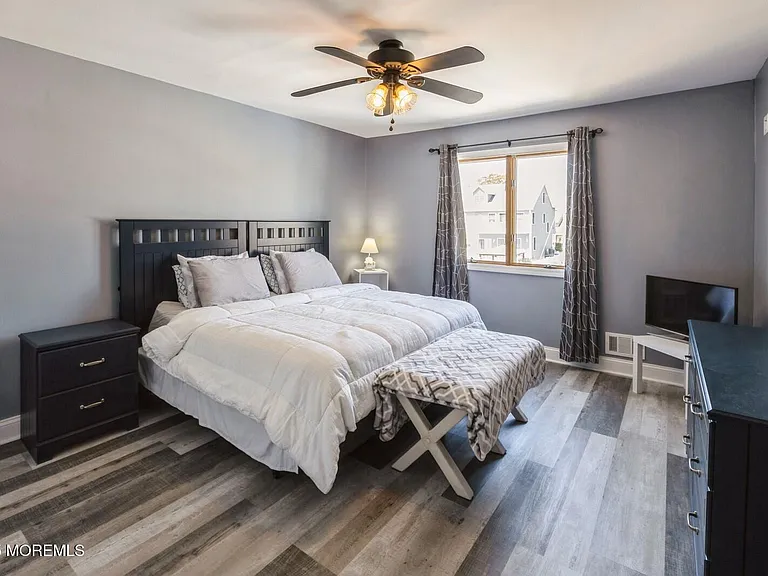 22 Longpoint Dr — Photo 15