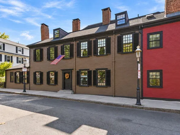 16 Common St, Charlestown, MA 02129