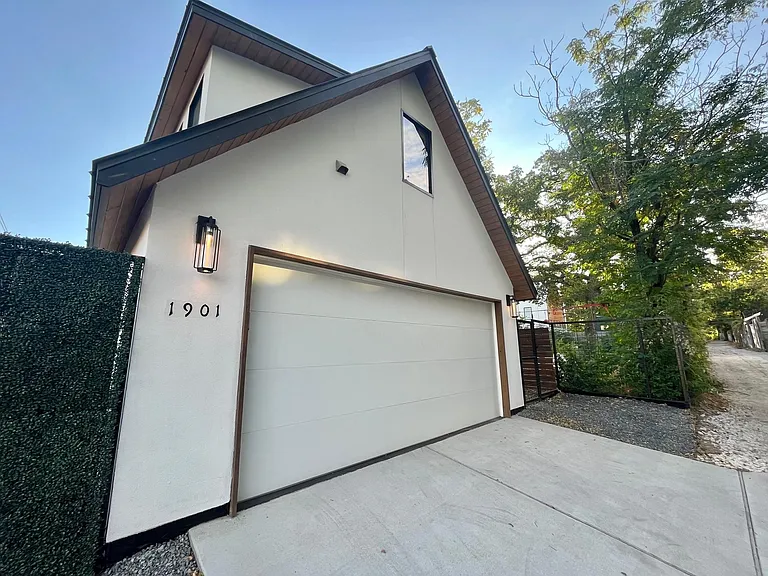 1901 Hamilton Ave — Photo 21