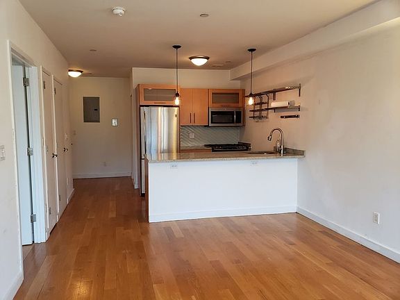 3rd image of 630 Metropolitan Ave APT 2B
