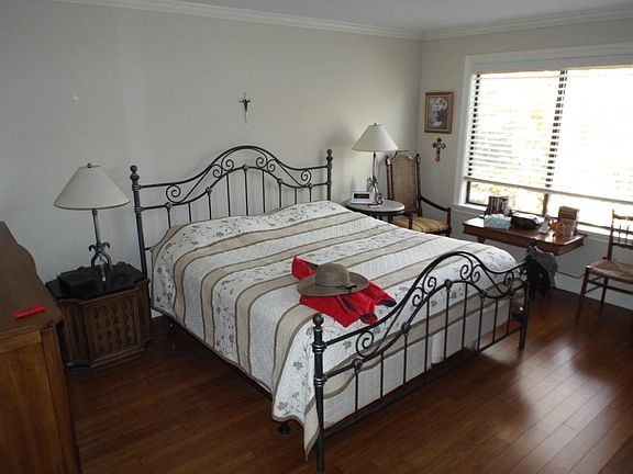 Large Master with upgraded en suite bathroom and large Walk-