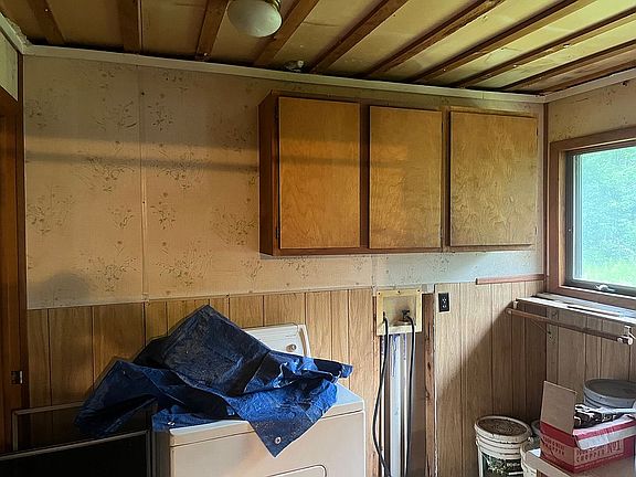 5th image of 2720 Wallace Rd