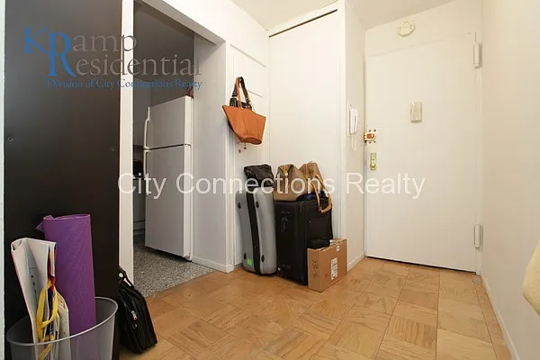 Rented by City Connections Realty | media 3