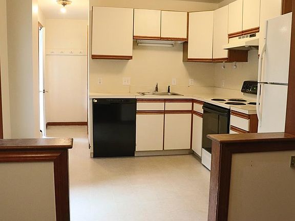 3rd image of 101 North St Unit 101