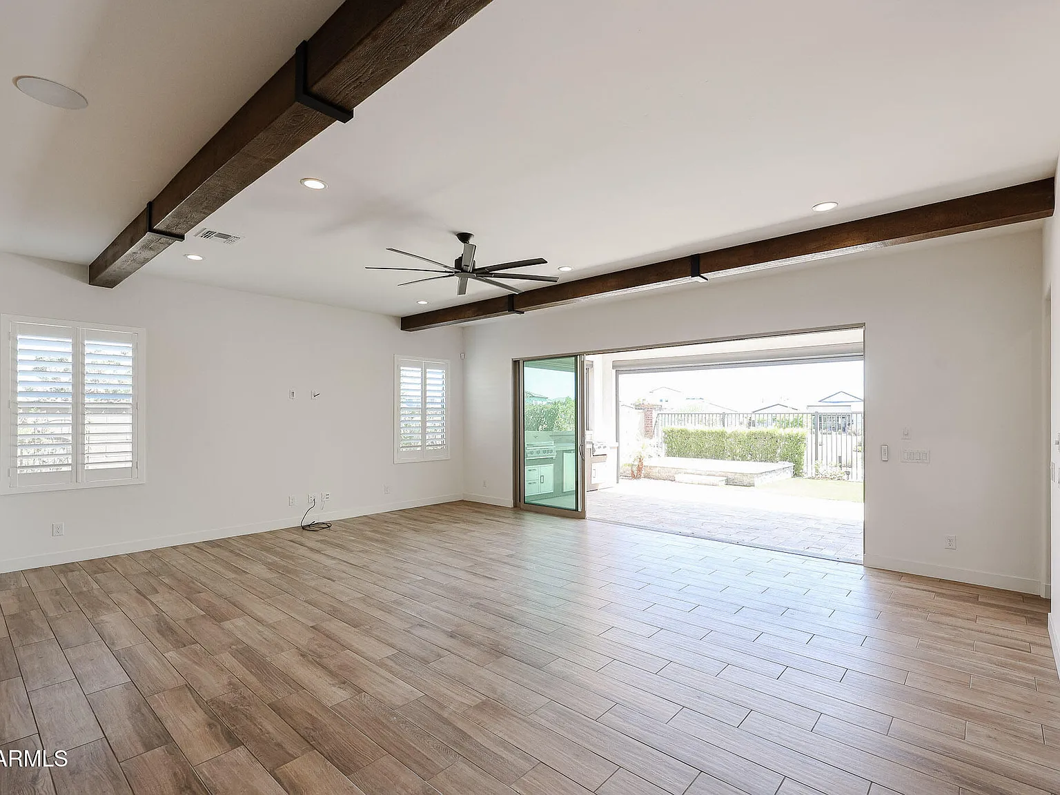 3 bed, 2.0 bath, 1952 sqft, $2,900 — Photo 4