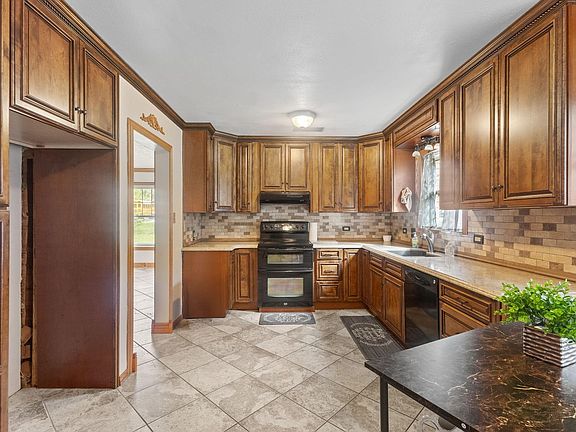 5th image of 301 N Pine St