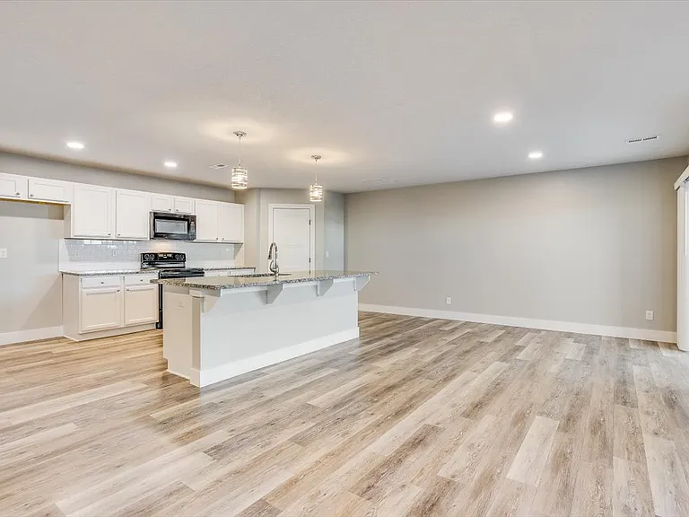 8837 W Haylee St — Photo 8