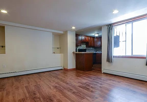 3rd image of 541 Driggs Ave APT 1