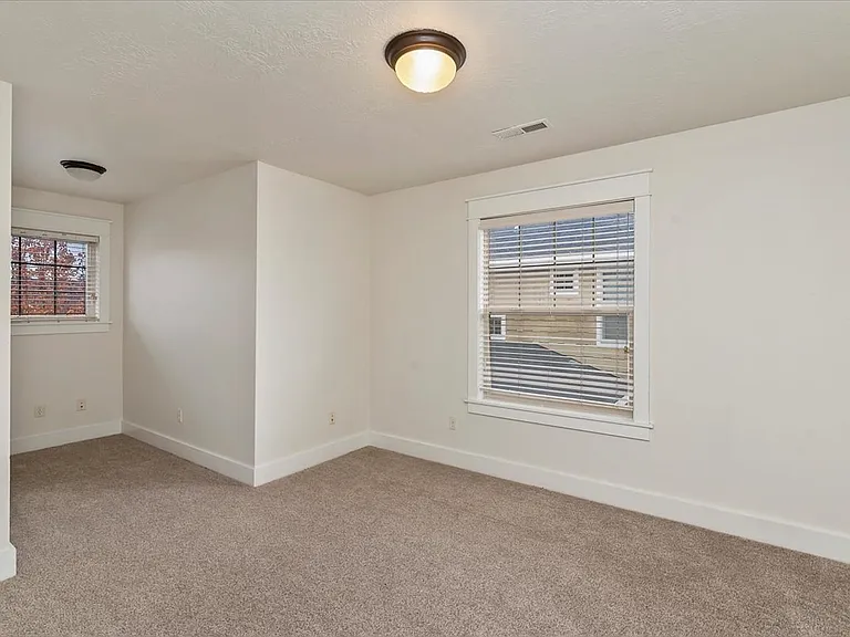 12722 N 9th Ave — Photo 25