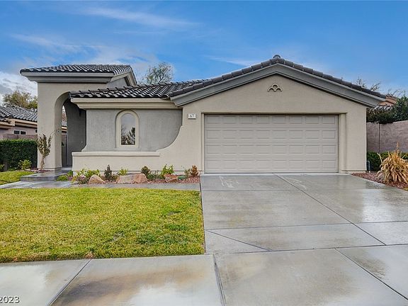 2nd image of 67 Emerald Dunes Cir