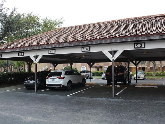 4th image of 14001 Fairway Island Dr APT 515
