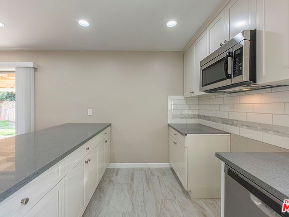 4th image of 4117 Wood Ln