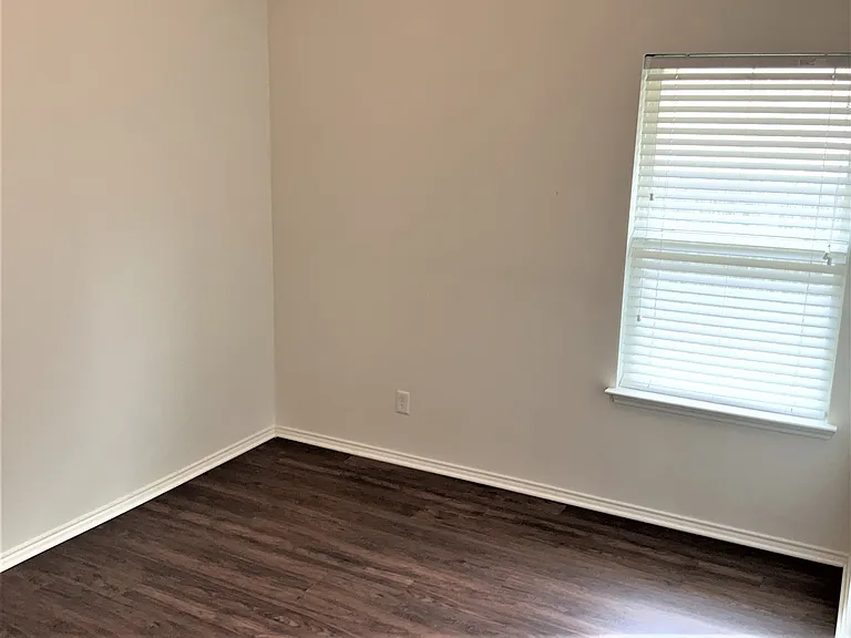 1212 Gardenia Cir — Photo 19