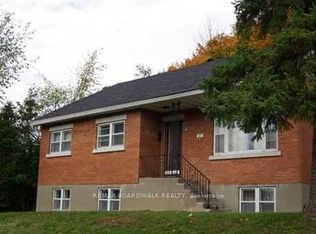 43 Lavergne St, Ottawa, ON K1L 5E9