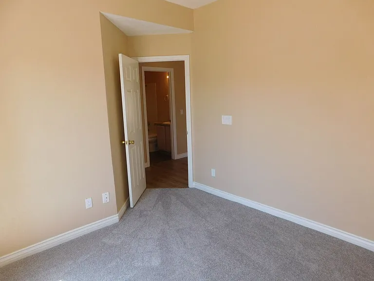 400 Opal Dr — Photo 12