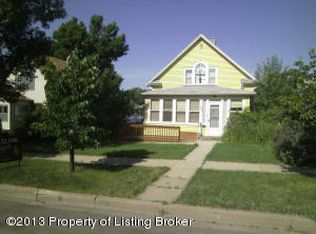 331 5th Ave W, Dickinson, ND 58601