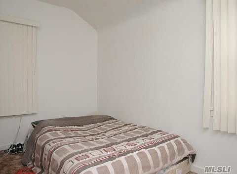 5th image of 13 Diamond St
