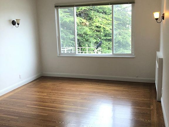 5th image of 3720 Fillmore St APT 304