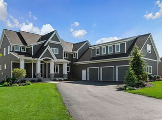 2880 Fairway Dr, Chaska, MN 55318