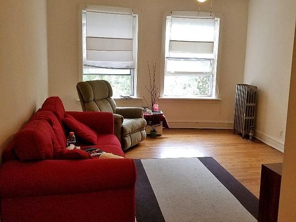 3rd image of 4800 N Hermitage Ave #3A