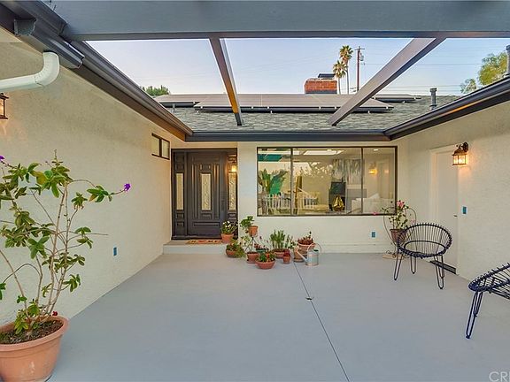 4th image of 185 Erten St