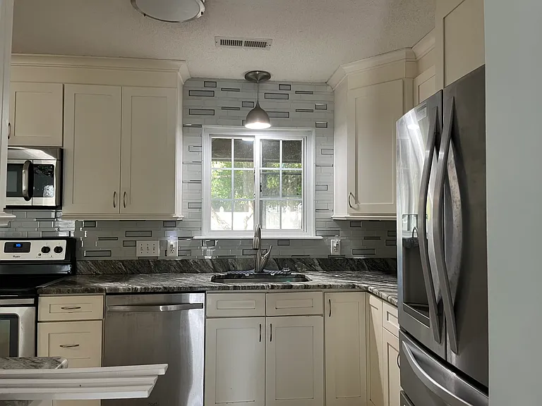 1029 Hickory Dr #B — Photo 7
