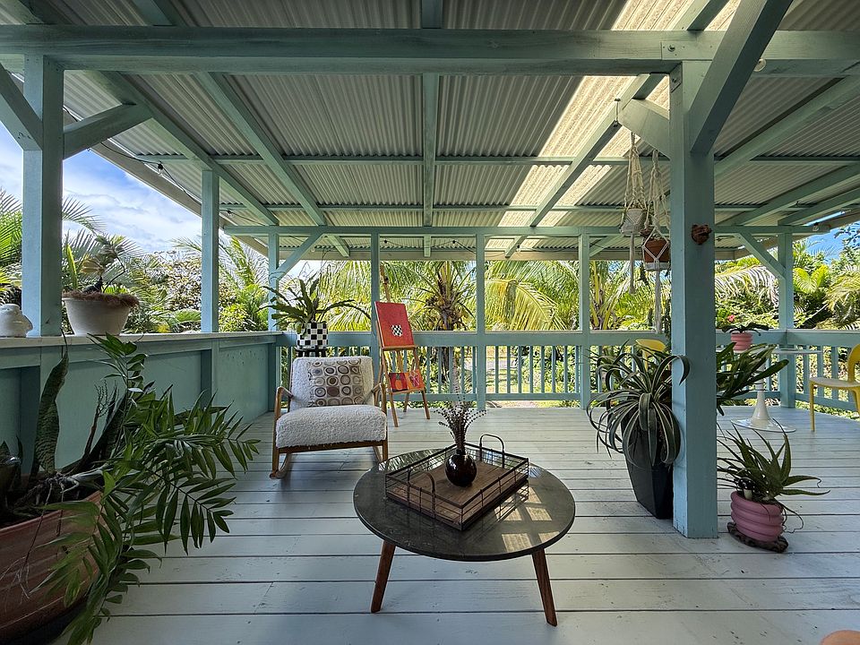 Large lanai!