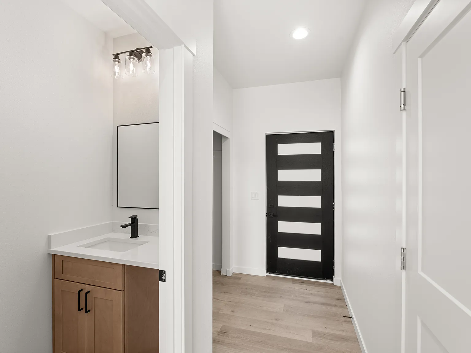 3 bed, 2.5 bath, 1488 sqft, $2,300 — Photo 2