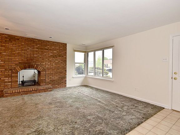 4th image of 1746 N 74th Ave