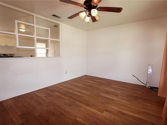 2nd image of 514 Himes Dr