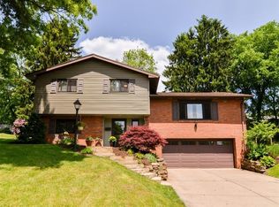 326 Highland Pines Dr, Pittsburgh, PA 15237