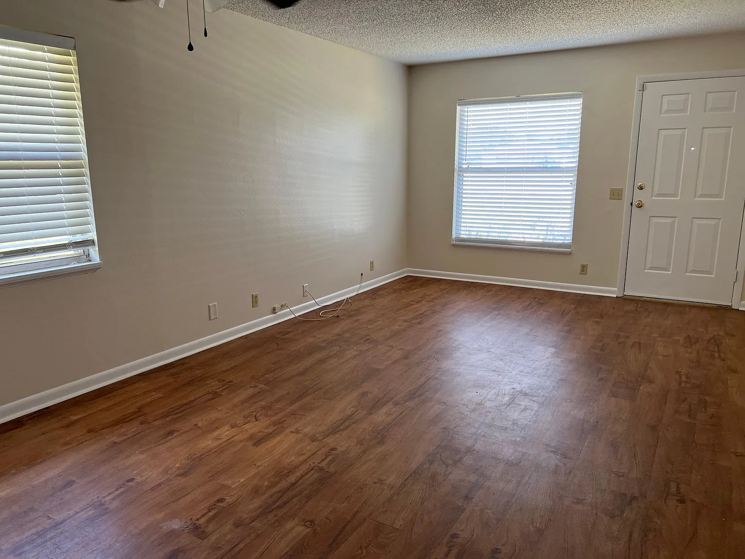 2 bed, 800 sqft, $1,250 — Photo 3