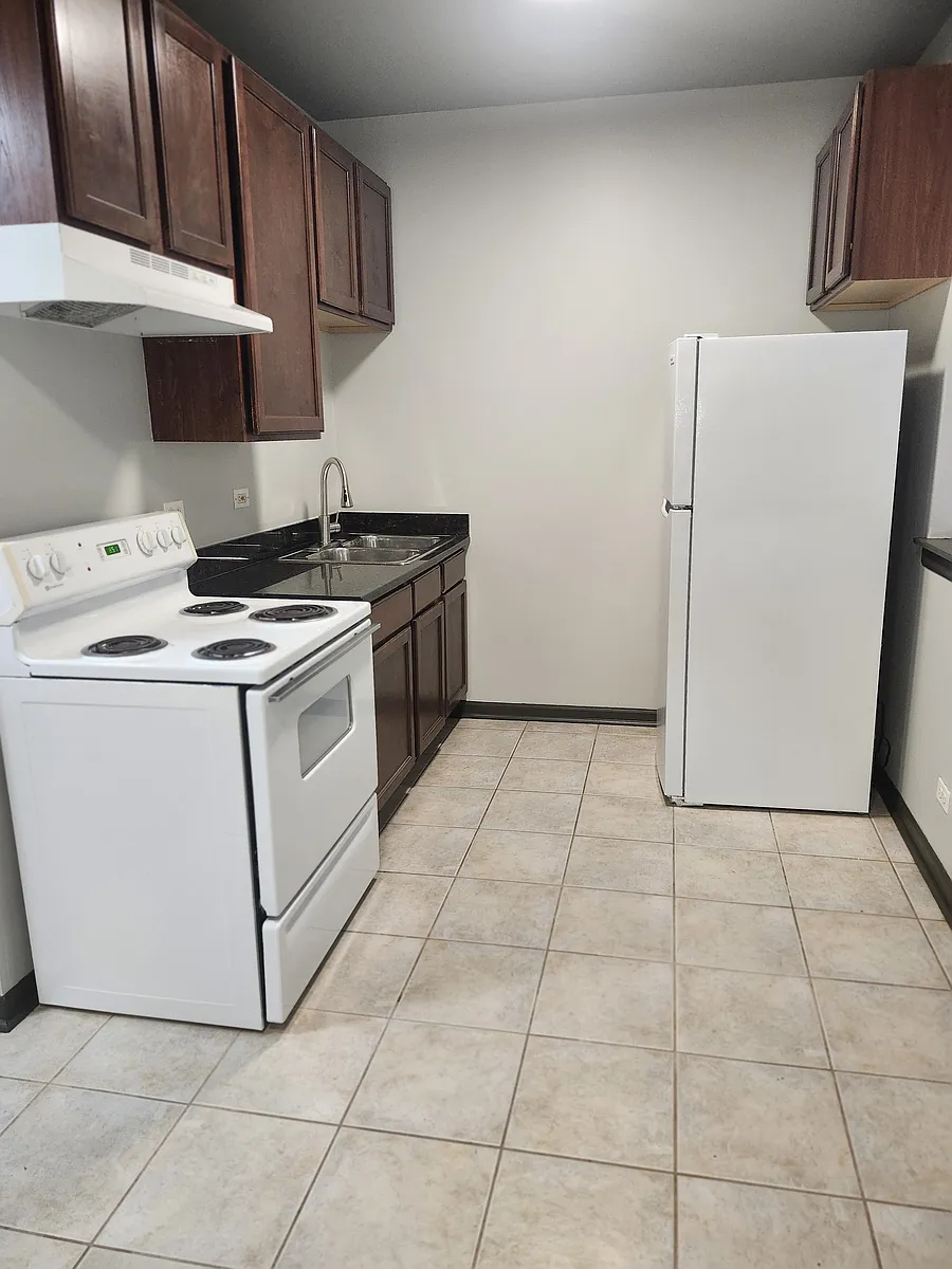 Building Photo - 7301 S East End Ave #3A