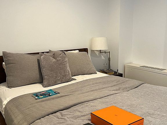 5th image of 305 E 63rd St APT 8
