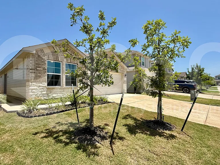 792 Lake Sweetwater Ln — Photo 3