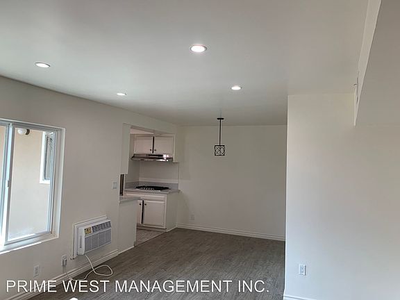 2nd image of 1532 N Hayworth Ave #14