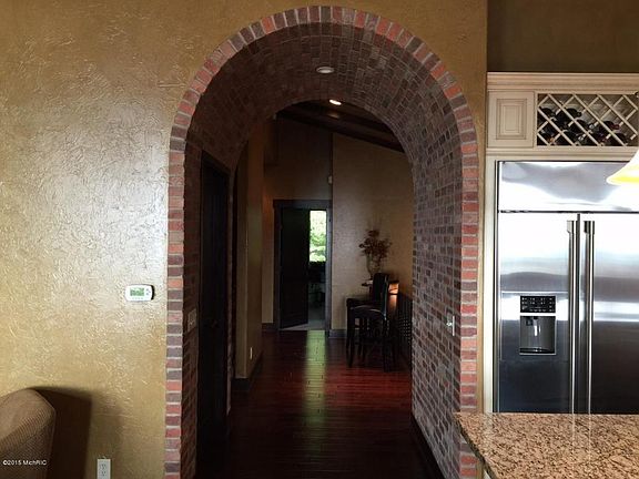 5th image of 10911 Lakeshore Dr