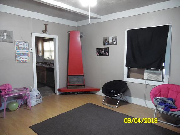 3rd image of 130 10th St